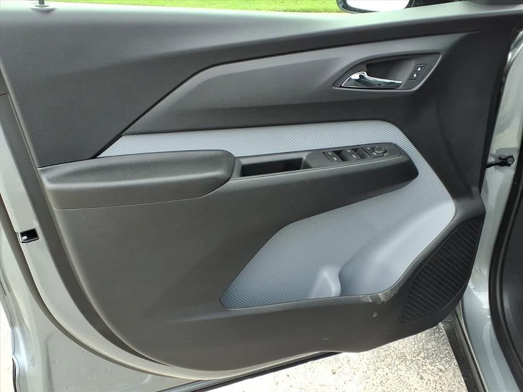 2027 Chevrolet Bolt - Image 10