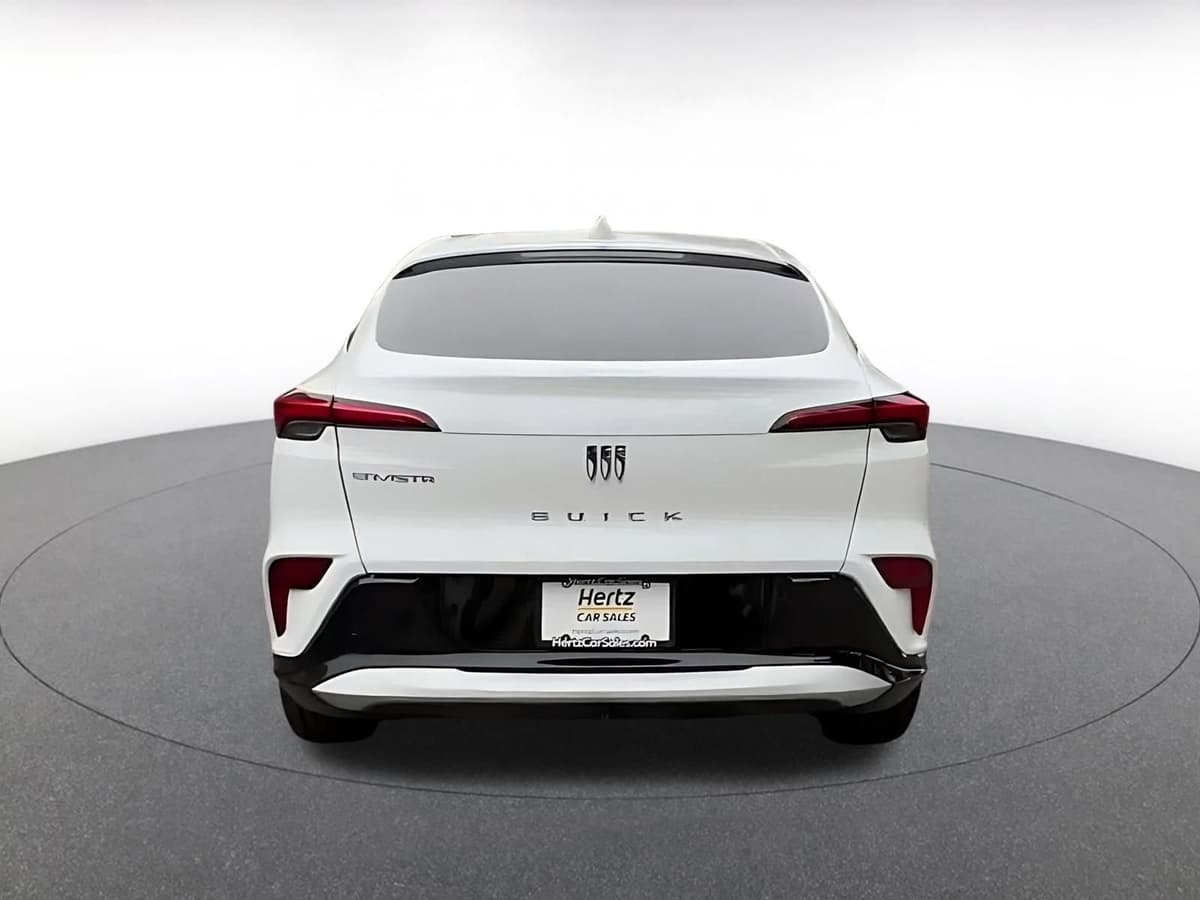 2025 Buick Envista - Image 12