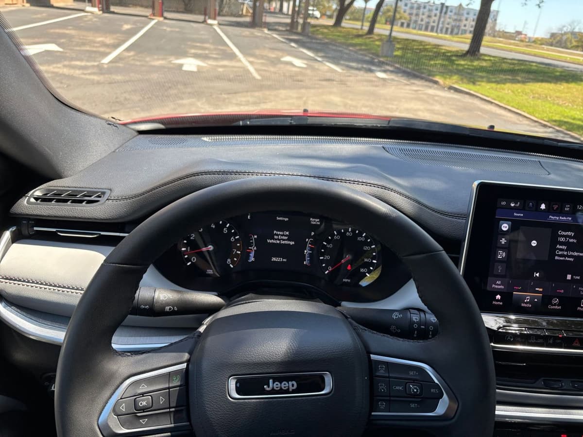 2025 Jeep Compass - Image 29