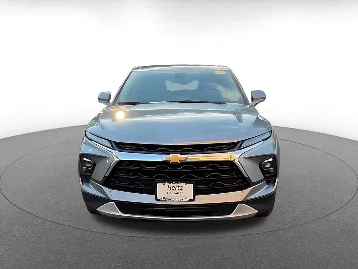 2025 Chevrolet Blazer - Image 5