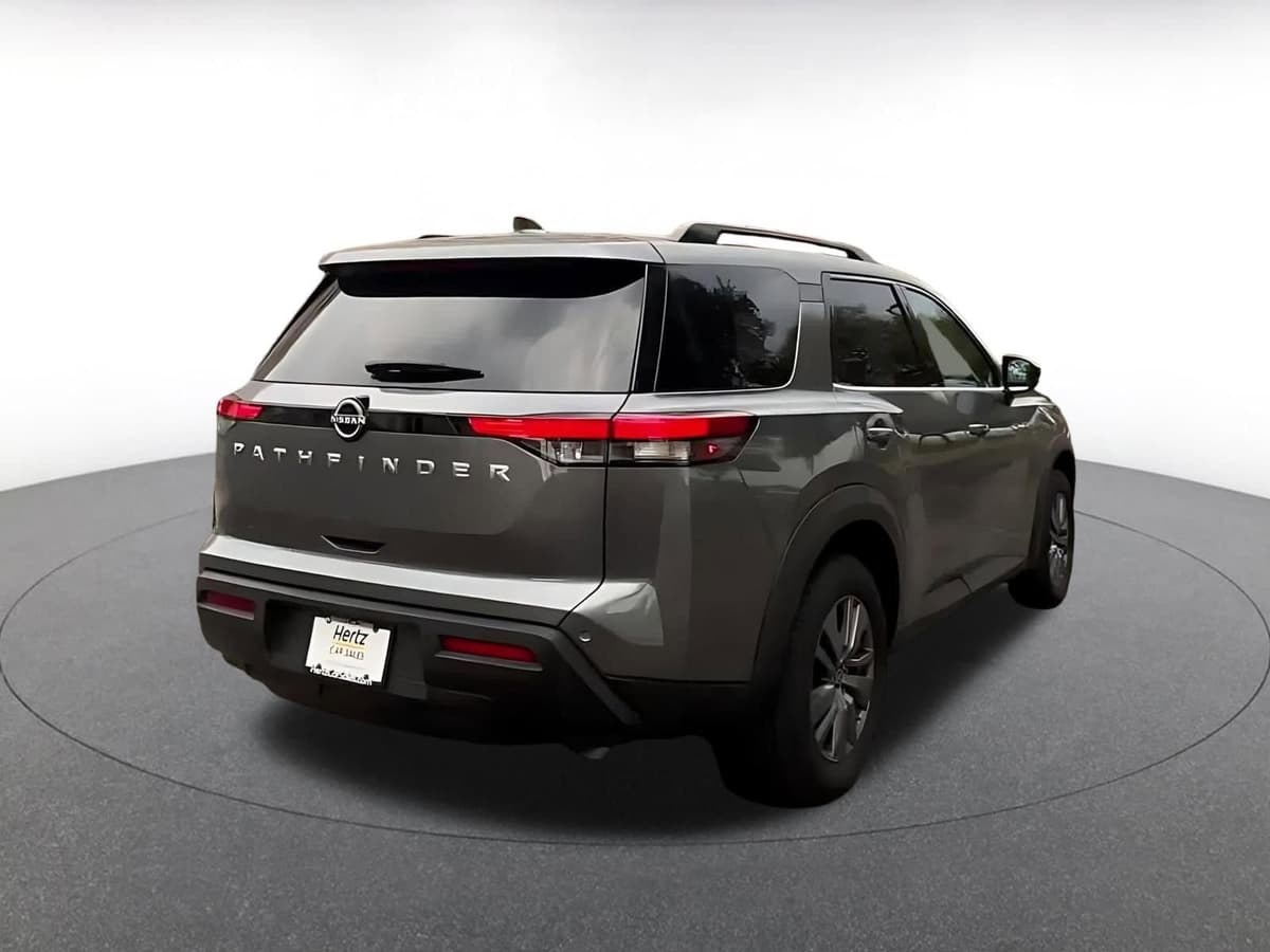 2025 Nissan Pathfinder - Image 15