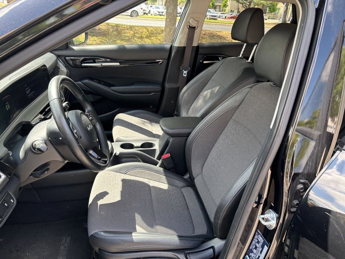 2025 Kia Seltos - Image 35