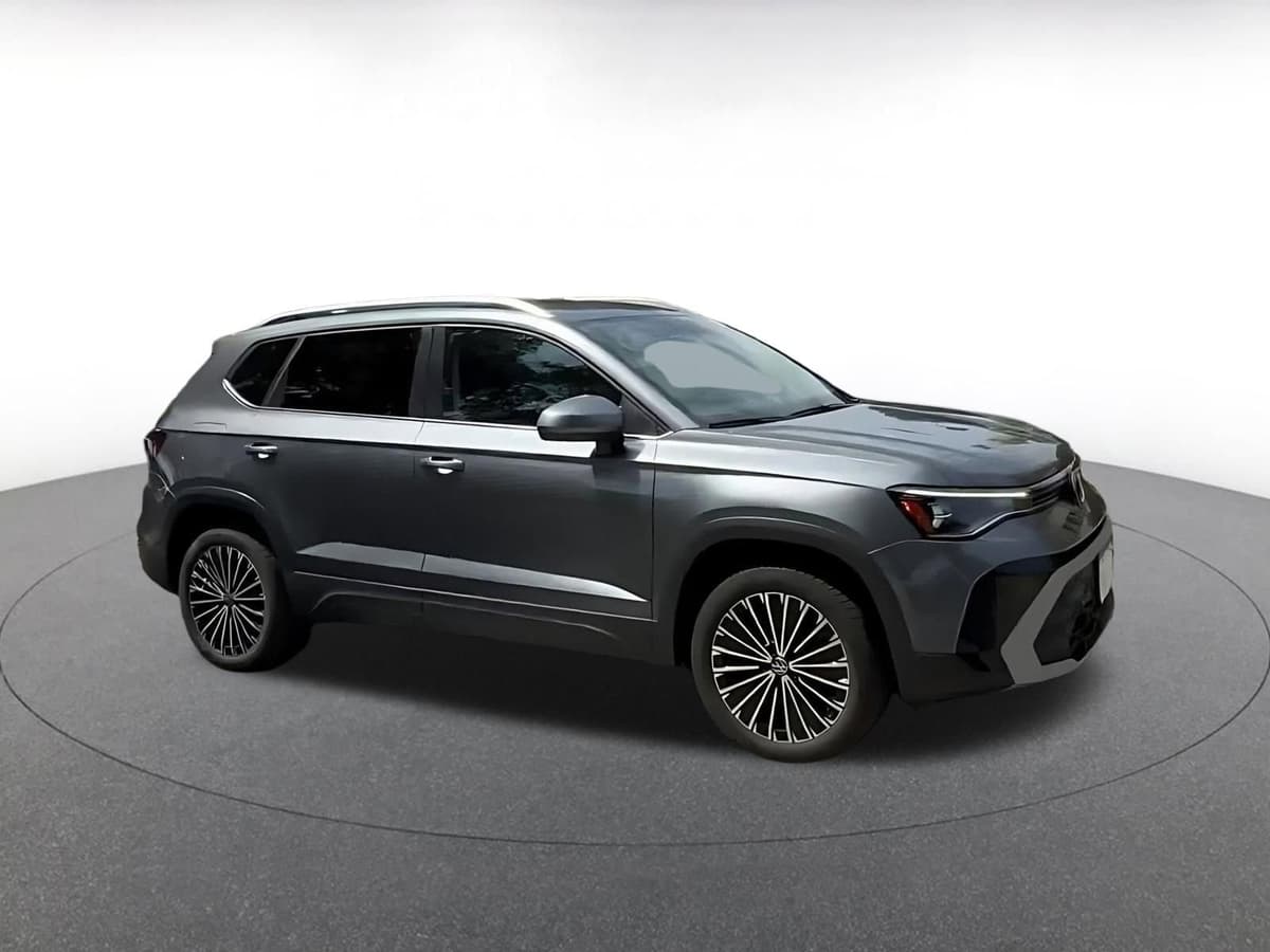 2025 Volkswagen Taos - Image 2