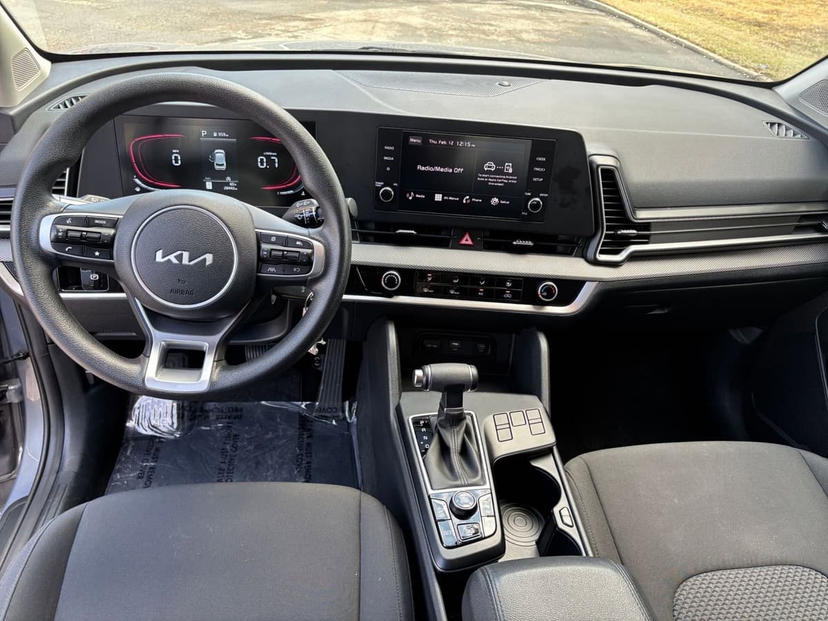 2025 Kia Sportage - Image 28