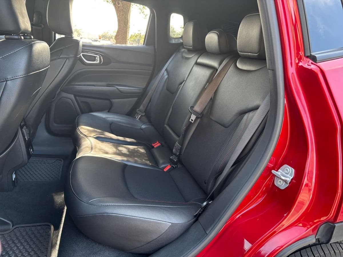 2025 Jeep Compass - Image 21