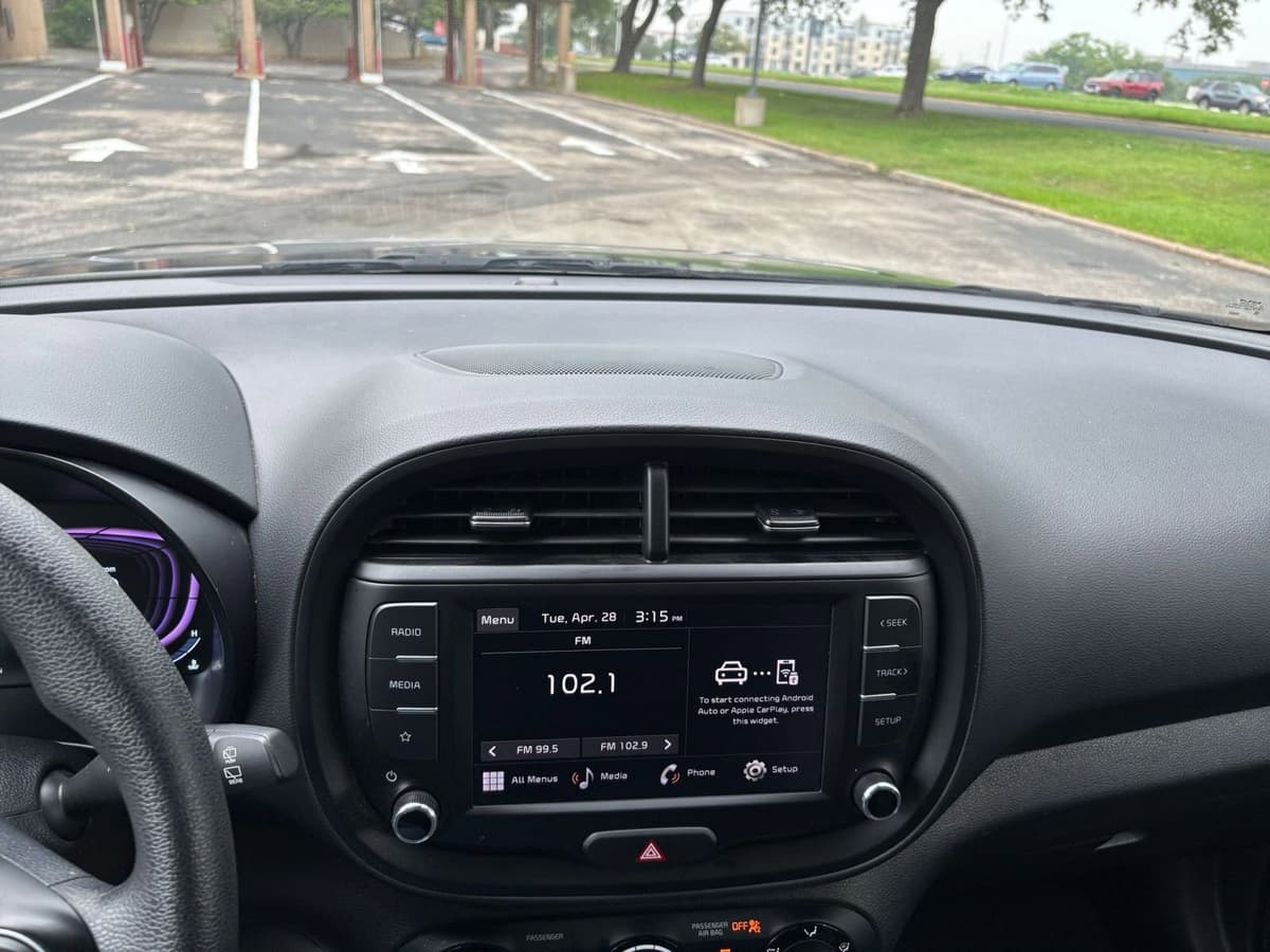 2025 Kia Soul - Image 17