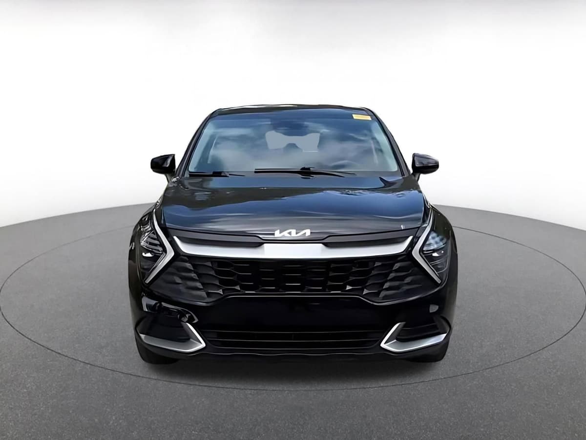 2025 Kia Sportage - Image 6