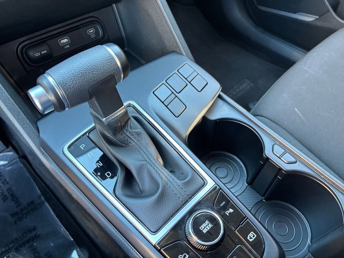 2025 Kia Sportage - Image 36