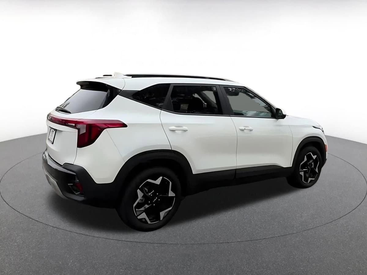 2025 Kia Seltos - Image 15