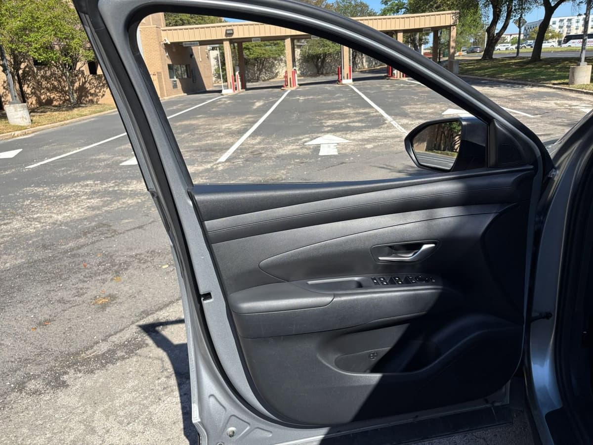 2025 Hyundai Tucson - Image 18