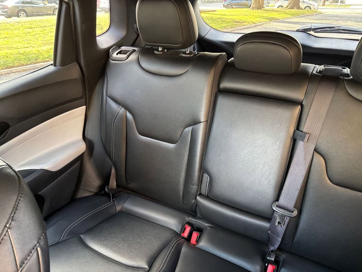 2025 Jeep Compass - Image 33