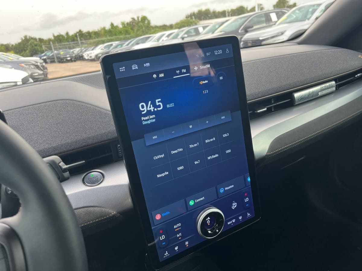 2023 Ford Mustang Mach-E - Image 25