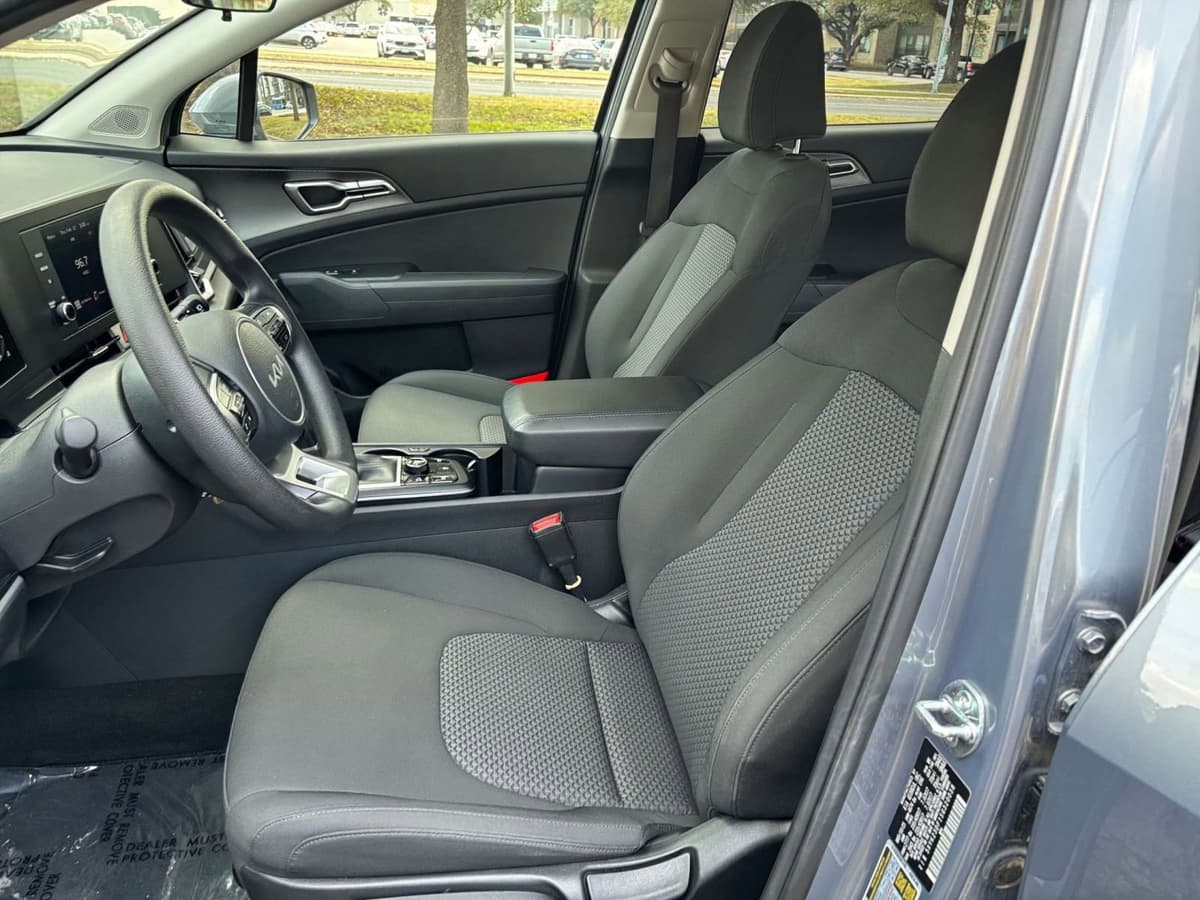 2025 Kia Sportage - Image 31