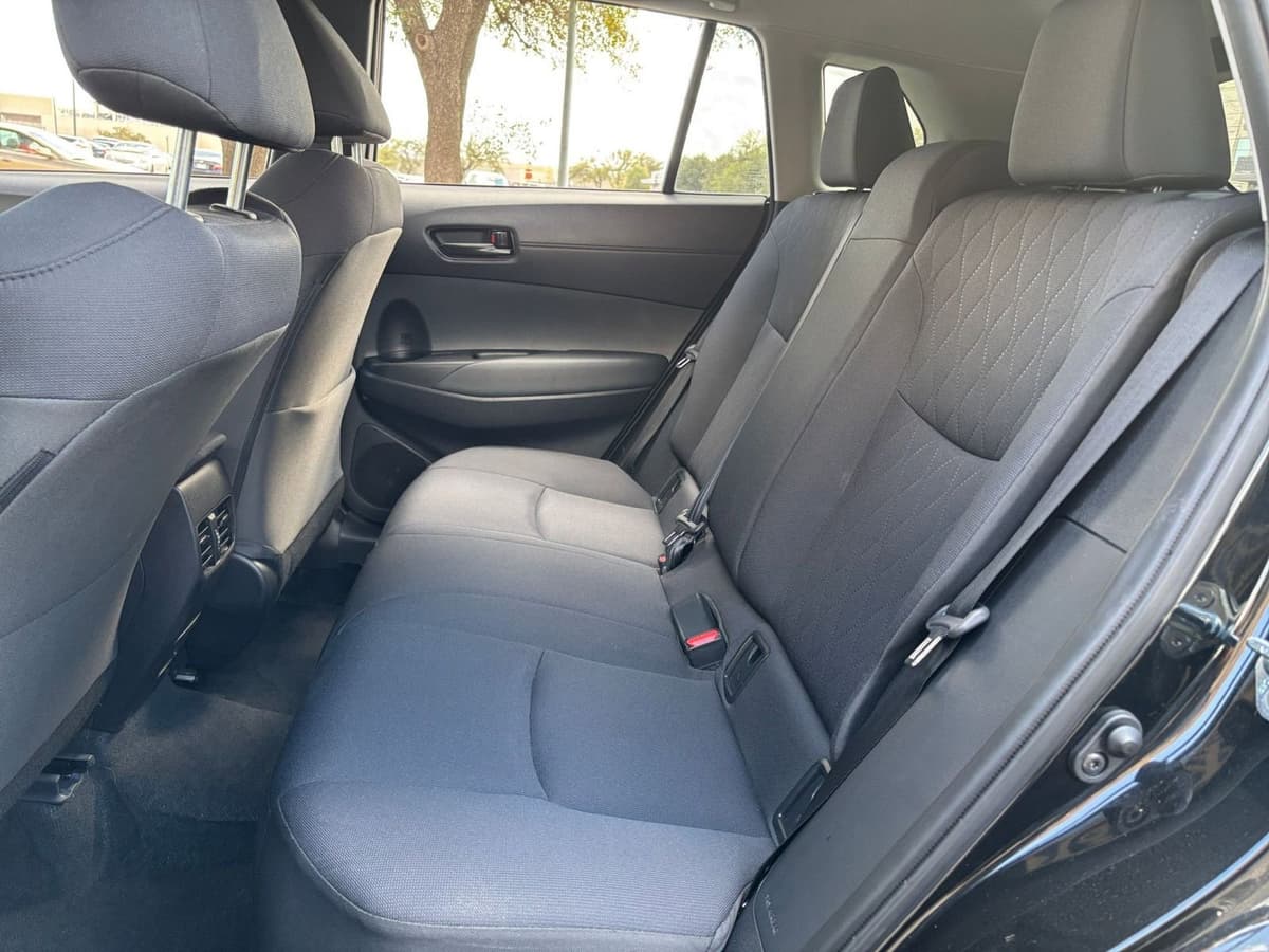 2025 Toyota Corolla Cross - Image 21