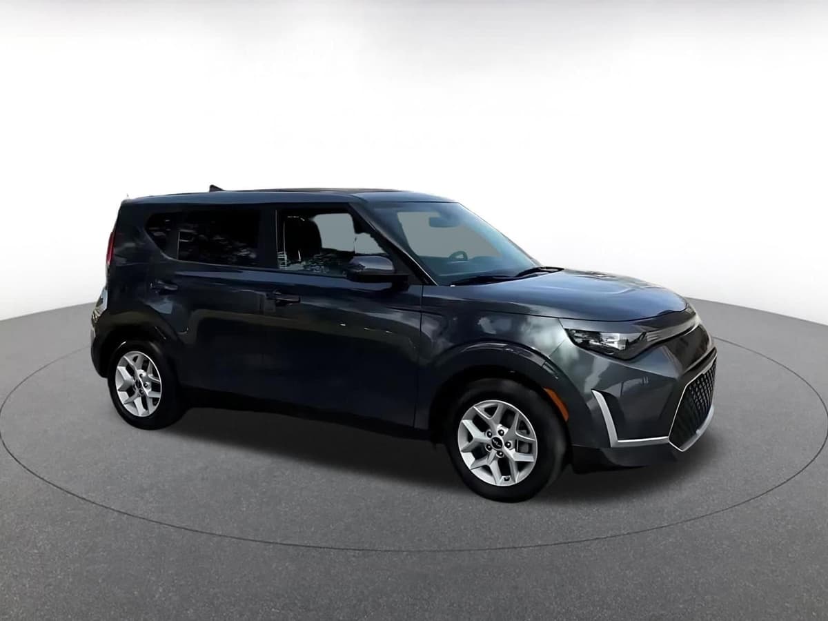 2025 Kia Soul - Image 2