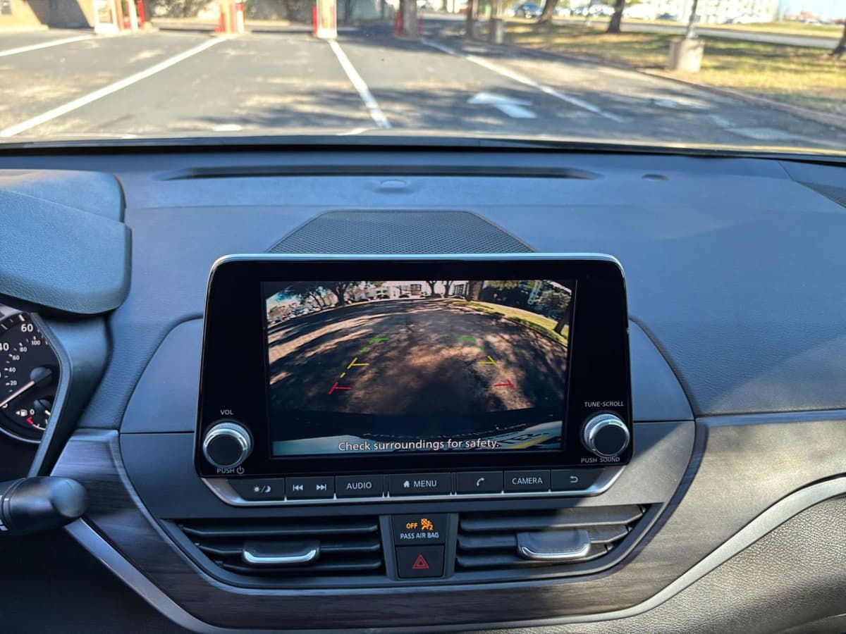 2025 Nissan Altima - Image 20