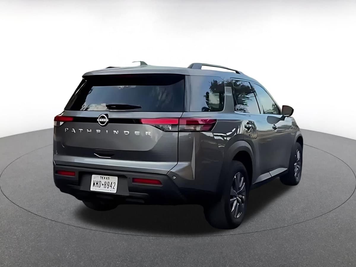 2025 Nissan Pathfinder - Image 11