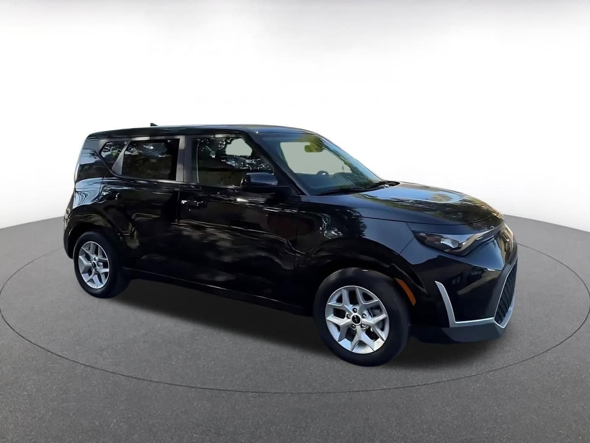 2025 Kia Soul - Image 2