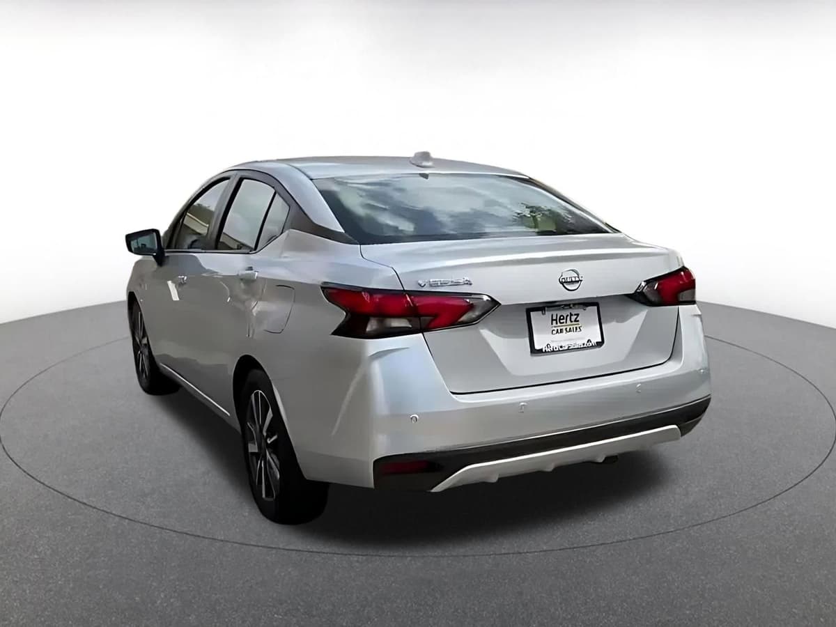 2025 Nissan Versa - Image 11