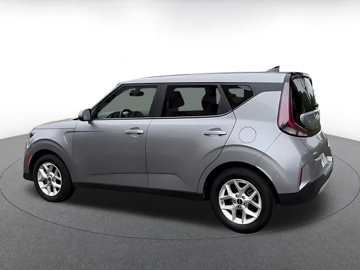 2025 Kia Soul - Image 10