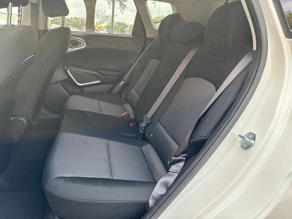 2025 Kia Soul - Image 21