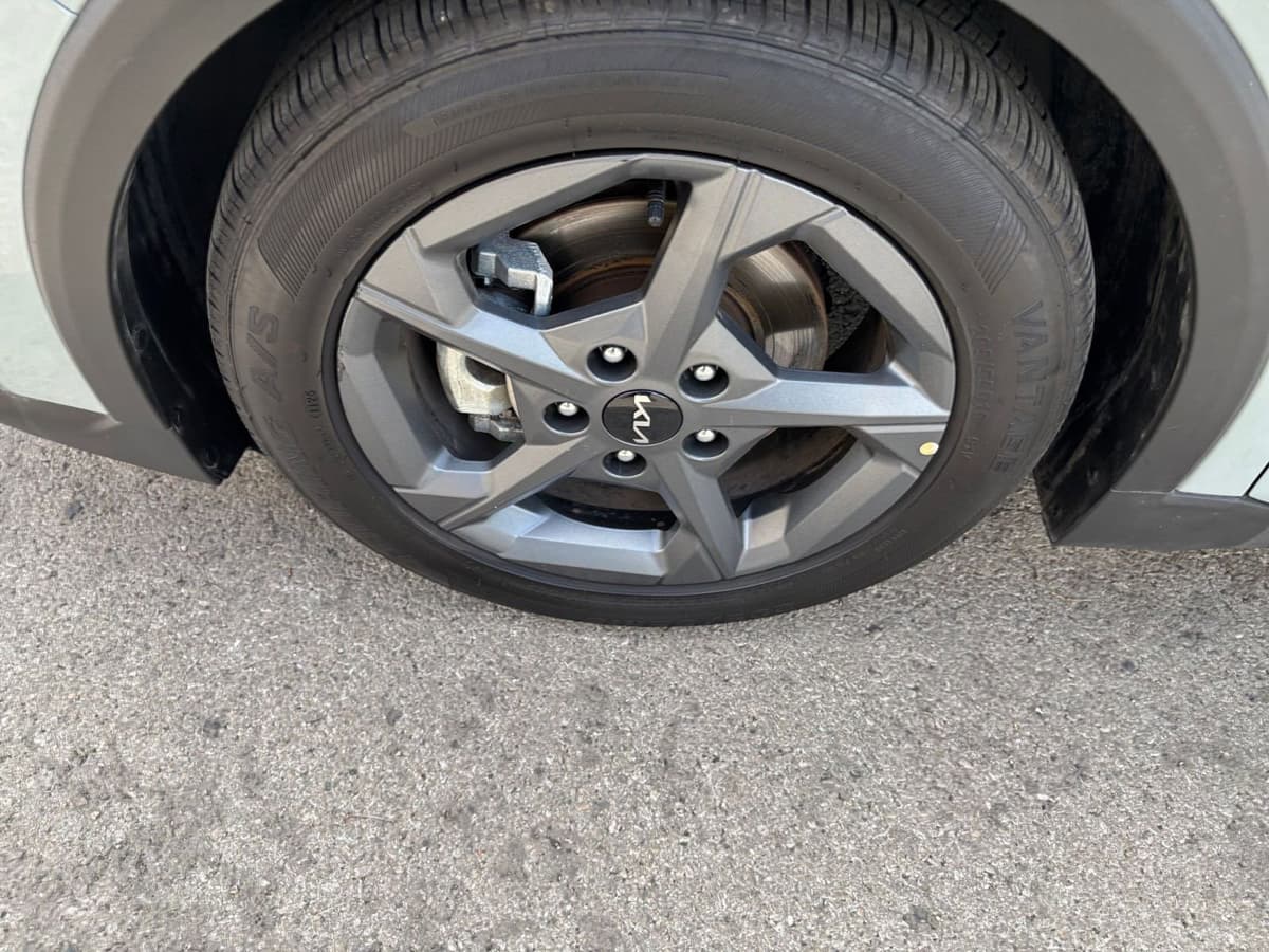 2025 Kia K4 - Image 25