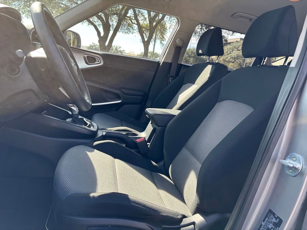 2025 Kia Soul - Image 22