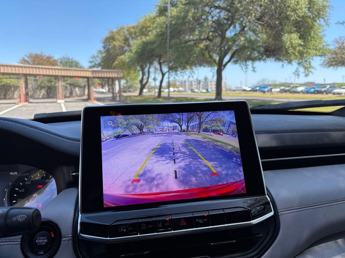 2025 Jeep Compass - Image 20