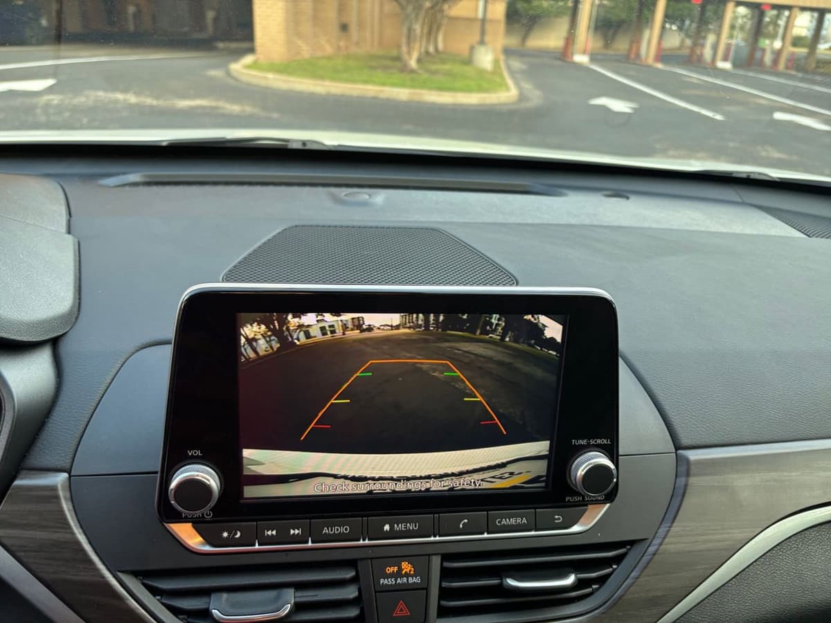 2025 Nissan Altima - Image 20