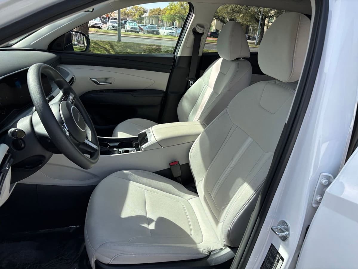 2025 Hyundai Tucson - Image 31