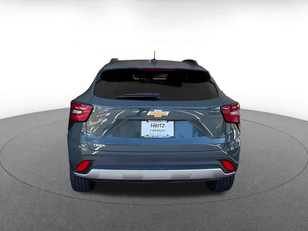 2025 Chevrolet Trax - Image 12