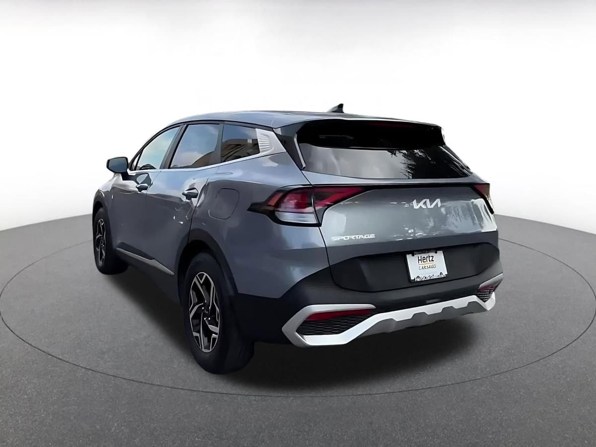2025 Kia Sportage - Image 11