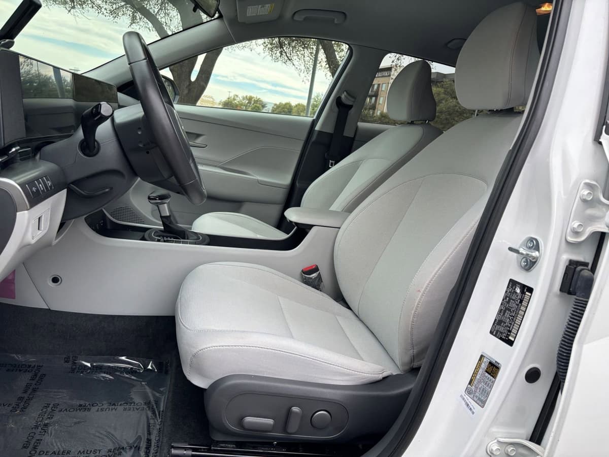 2025 Hyundai Kona - Image 25