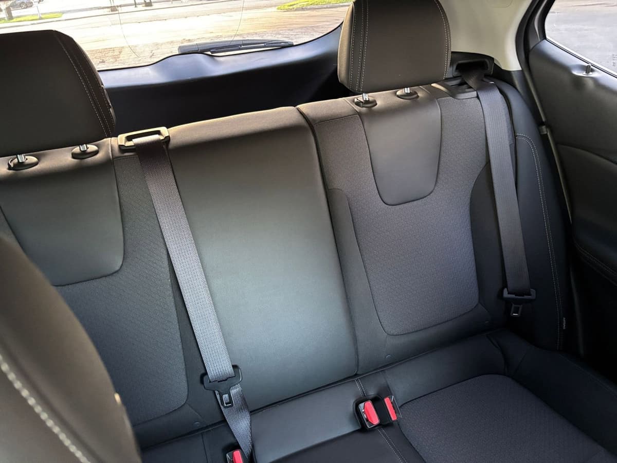 2025 Buick Encore GX - Image 32