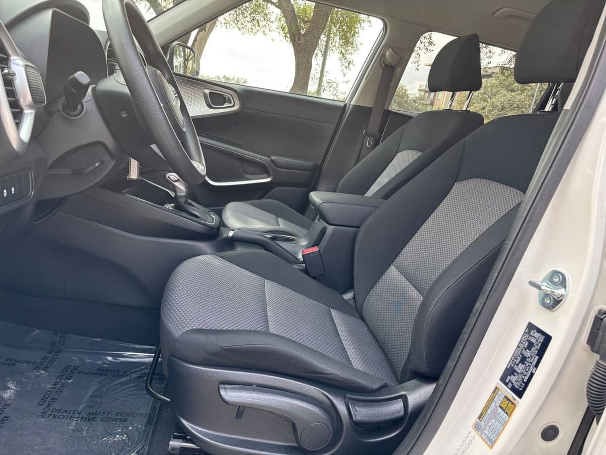 2025 Kia Soul - Image 22