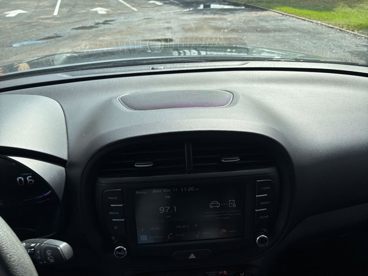 2025 Kia Sportage - Image 17