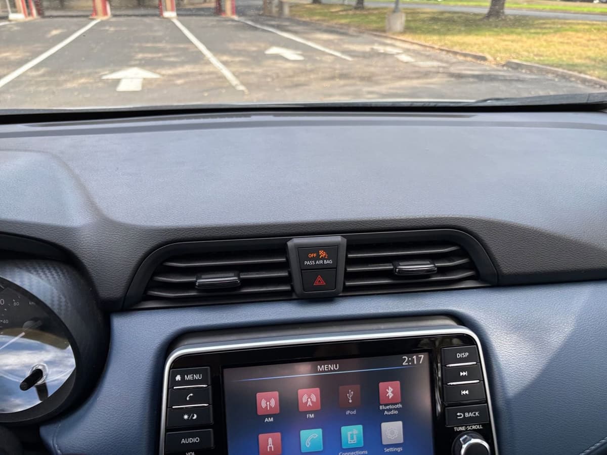 2025 Nissan Versa - Image 17