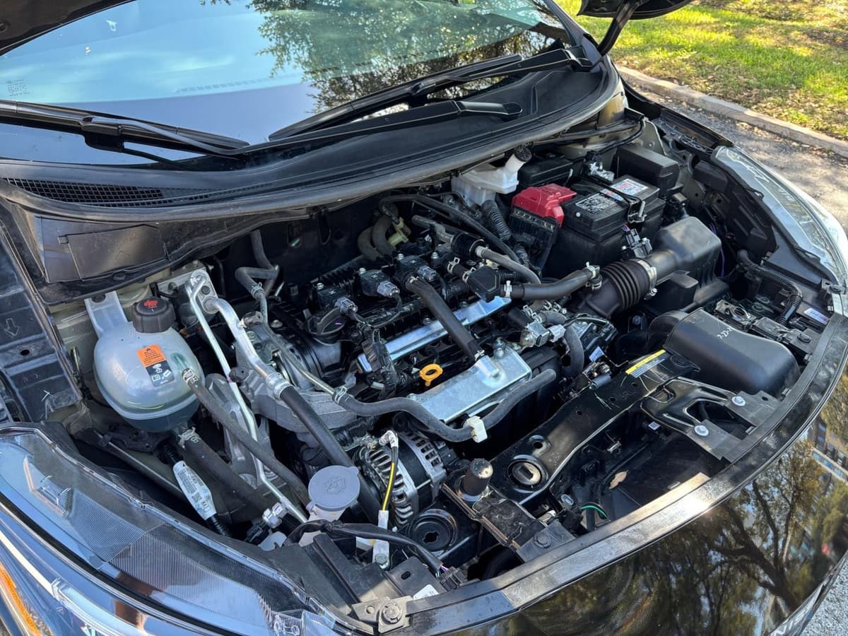 2025 Nissan Versa - Image 27