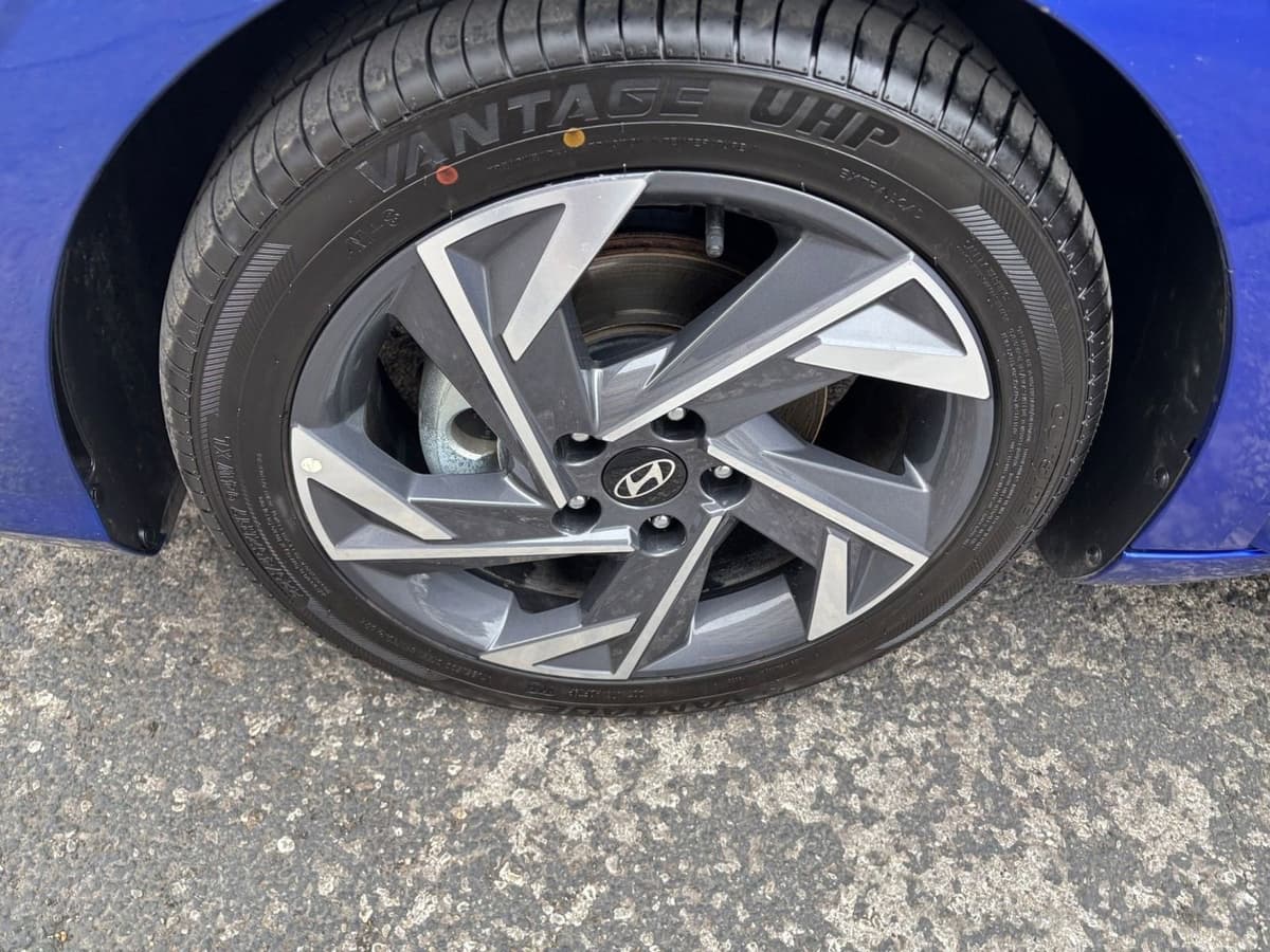 2025 Hyundai Elantra - Image 23