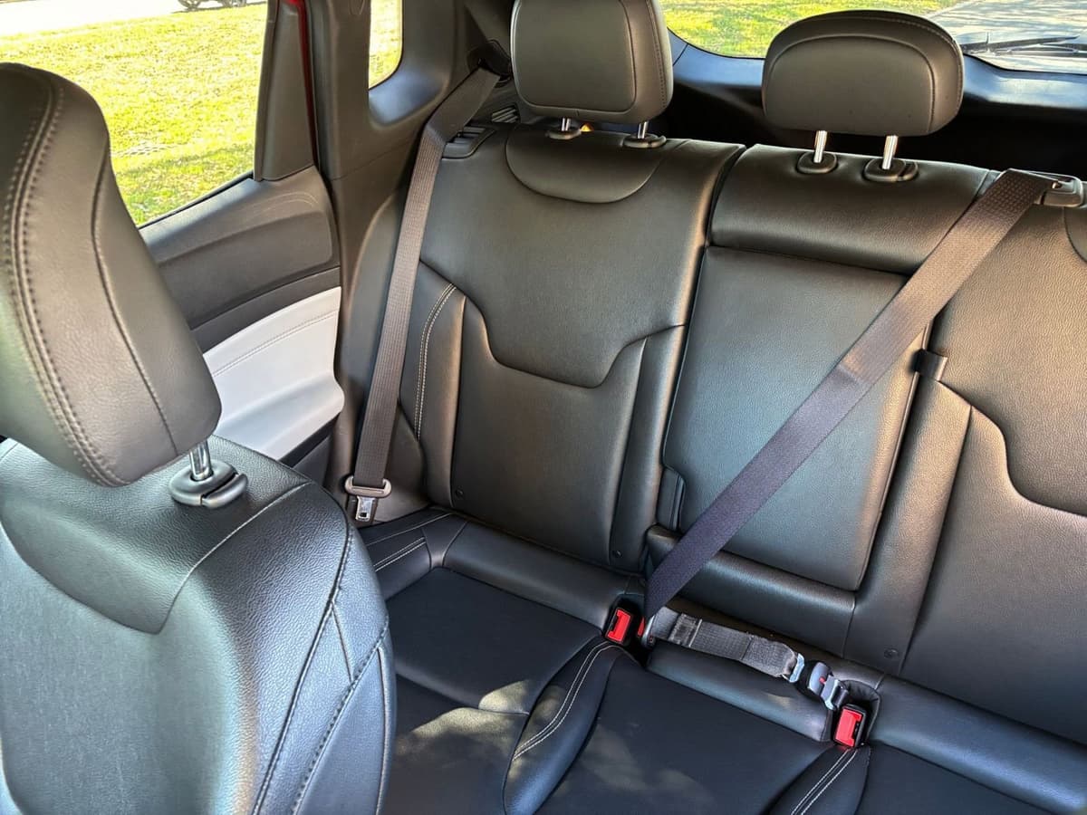 2025 Jeep Compass - Image 34