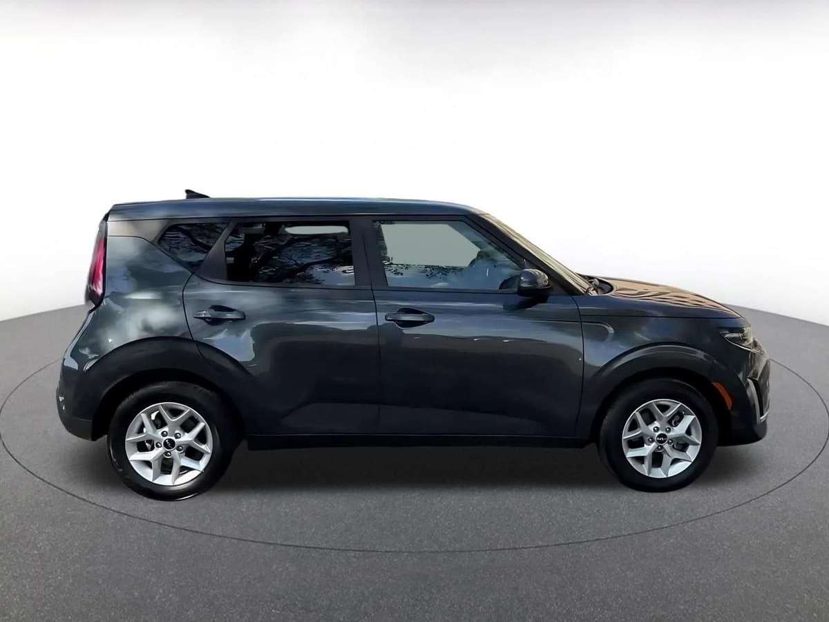 2025 Kia Soul - Image 16