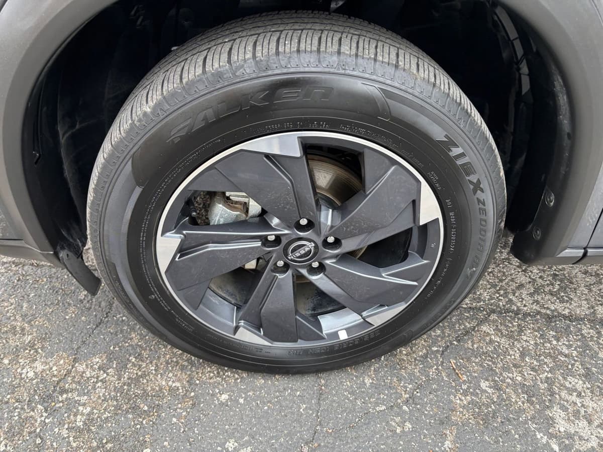 2025 Nissan Rogue - Image 25