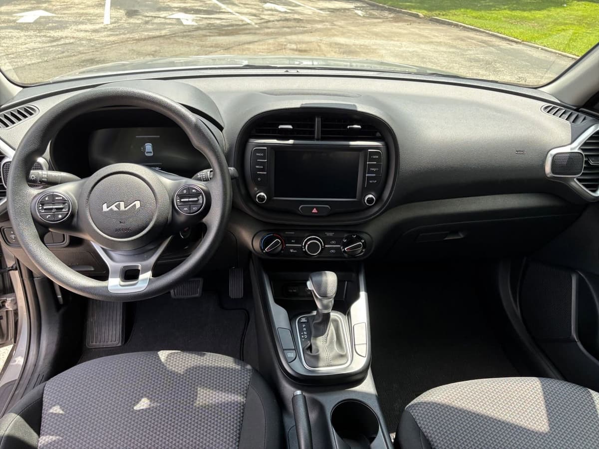 2025 Kia Soul - Image 28
