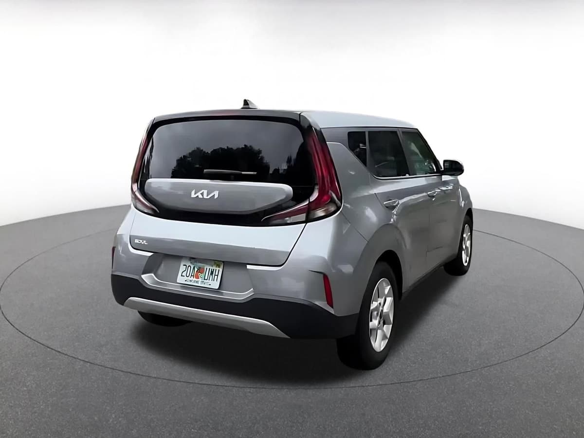 2025 Kia Soul - Image 13