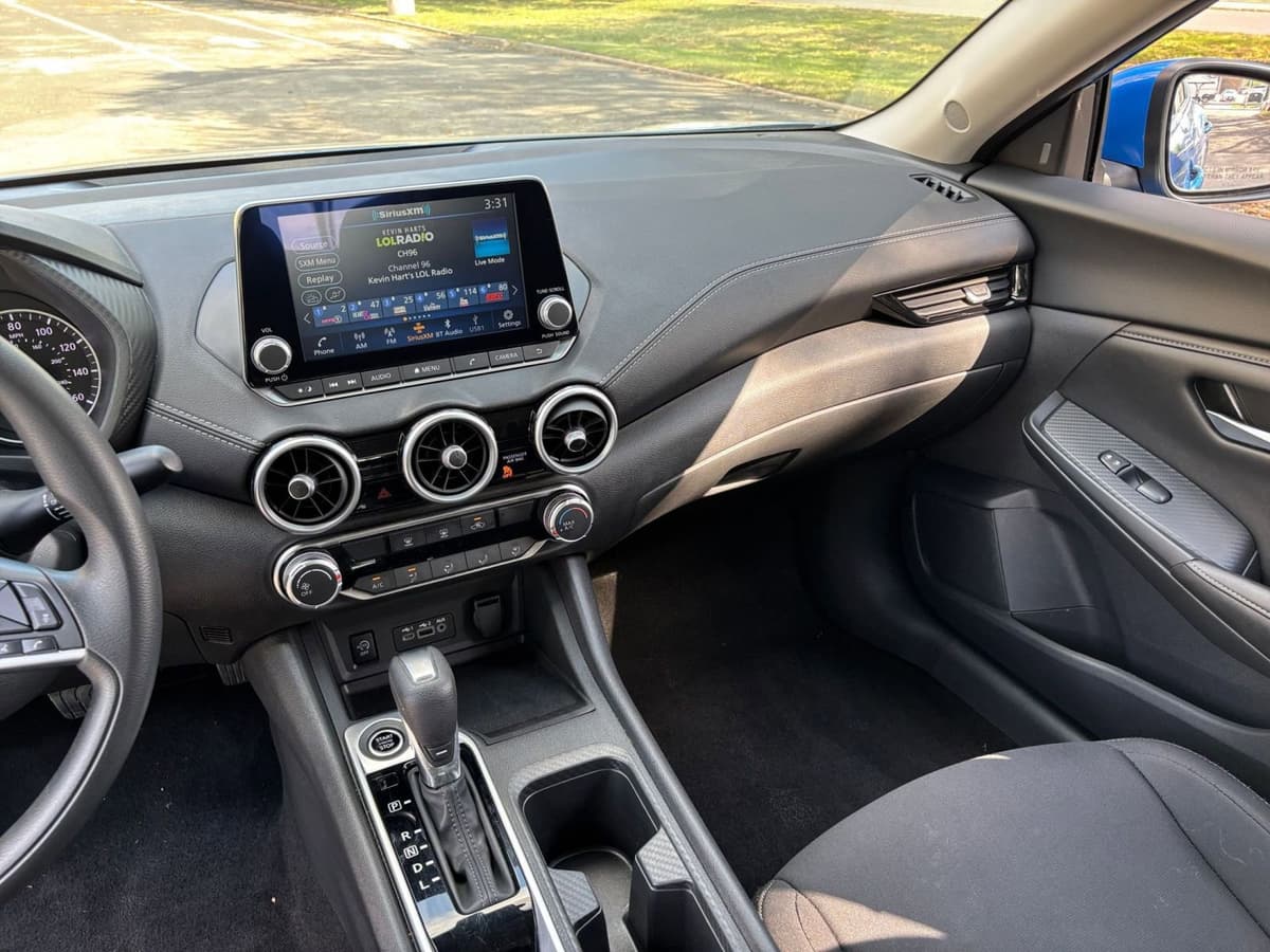2025 Nissan Sentra - Image 30