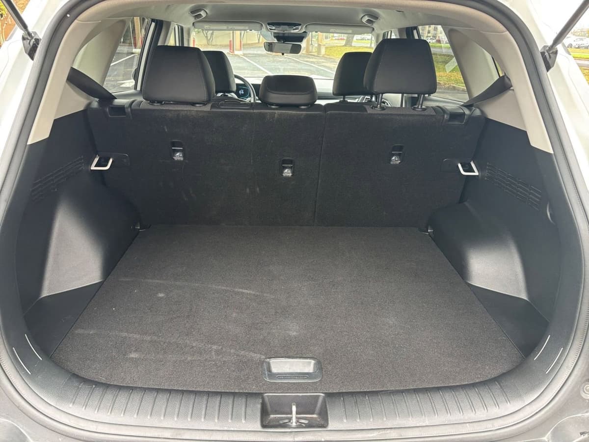 2025 Kia Seltos - Image 26