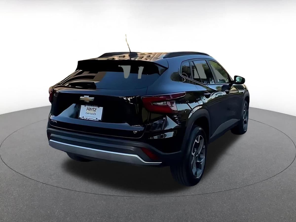 2025 Chevrolet Trax - Image 13