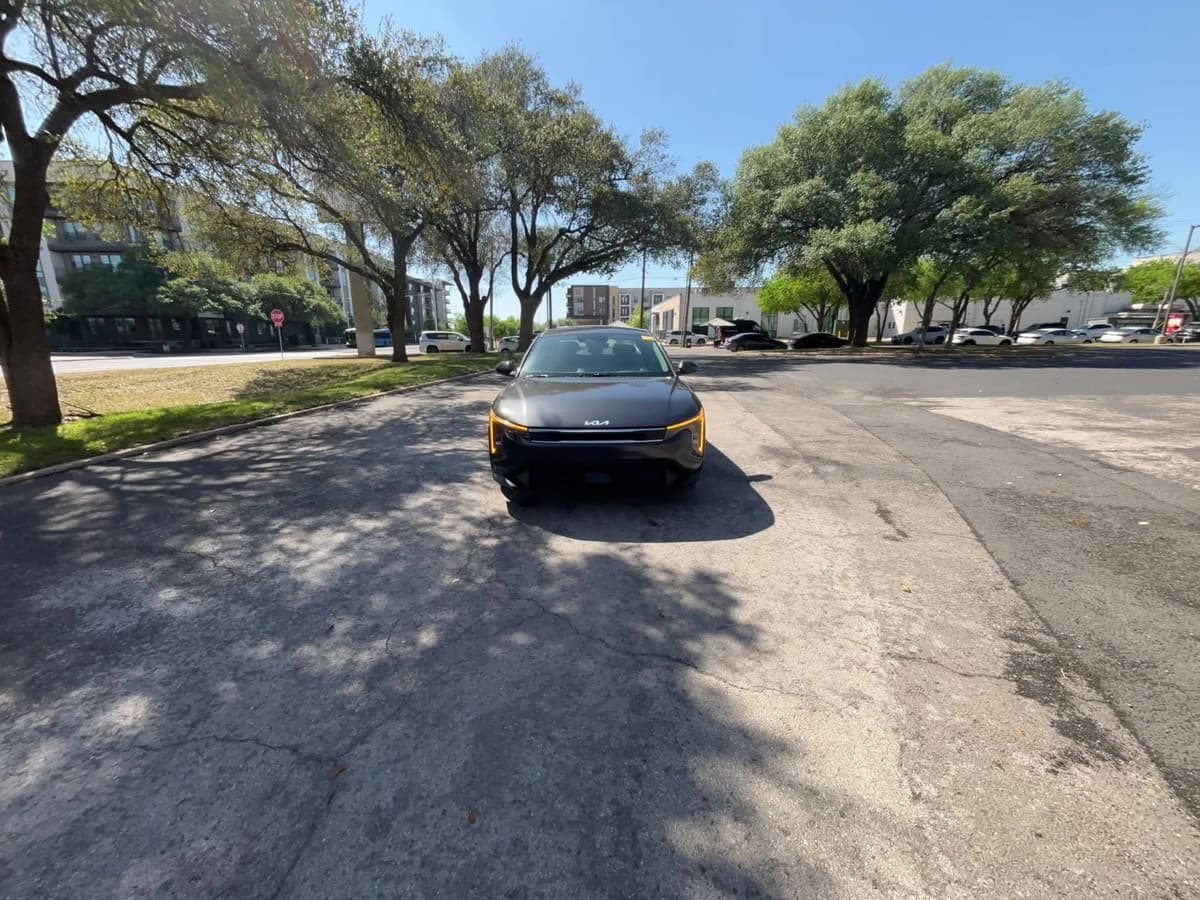 2025 Kia K4 - Image 16