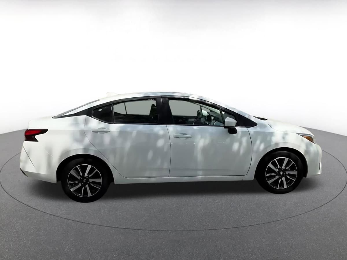 2025 Nissan Versa - Image 16