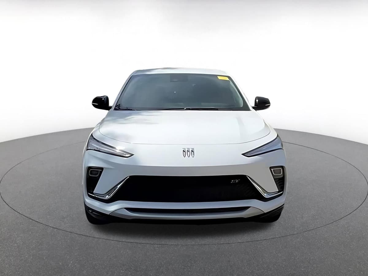 2025 Buick Envista - Image 5